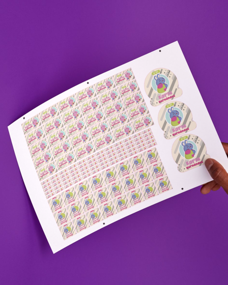 Foto de Stickers escolares | Conejito colorido